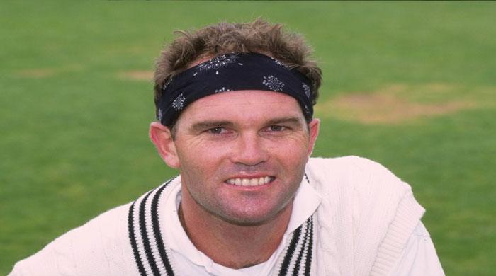 Tributes flow as New Zealand cricket legend Martin Crowe dies at 53