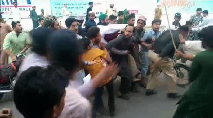 Qadri’s hanging: Angry mobs attack media, clash with police across Pakistan