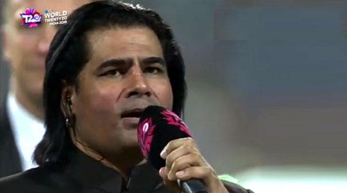 Shafqat Amanat Ali apologizes over national anthem gaffe