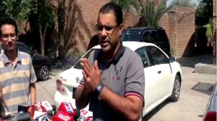 Waqar apologises for Pakistan's dismal performance in WT20