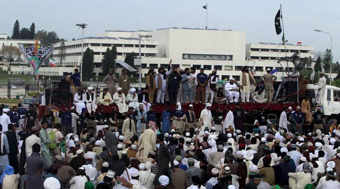 Protesters violate government deadline as sit-in enters fourth day