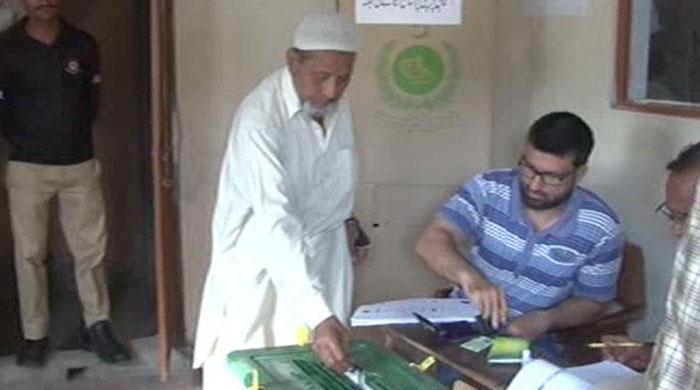 Clashes, controversy mar NA-245, PS-115 by-polls in Karachi