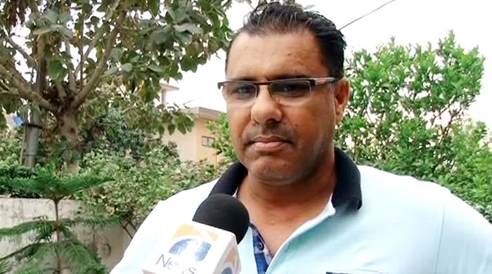 Waqar to start commentating, vows to return and serve Pak cricket
