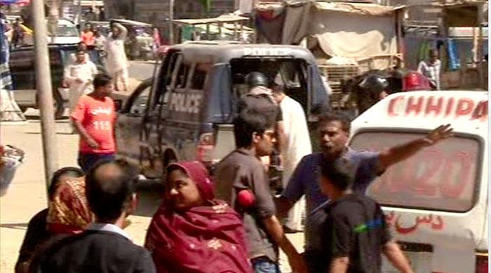 Seven policemen guarding polio workers gunned down in Karachi