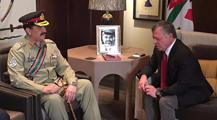Army Chief discusses ME security situation with Jordan’s king