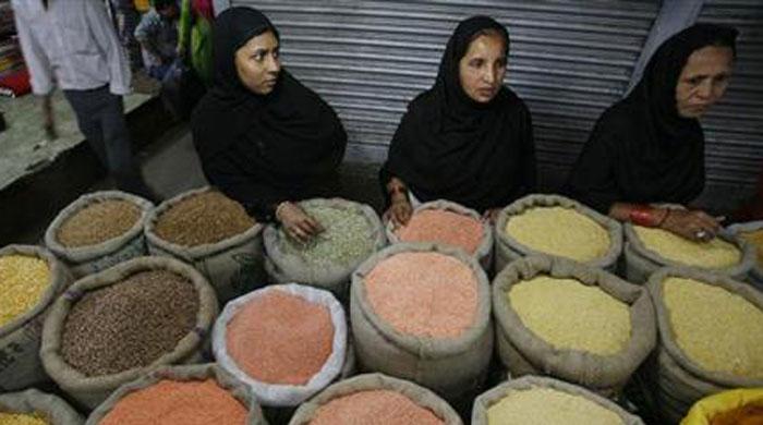Price of pulses raised upto Rs 40 per kilo