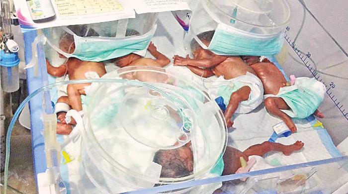 Quintuplets born in Karachi die of ‘low birth weight, lung complications’
