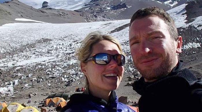 Rescue helicopter picks Maria Strydom's body from Everest
