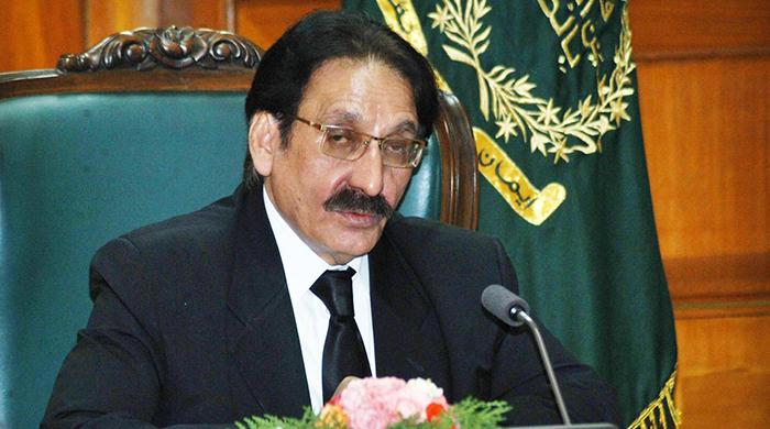 Former CJP Iftikhar Chaudhry calls for appointment of acting PM to avoid crisis