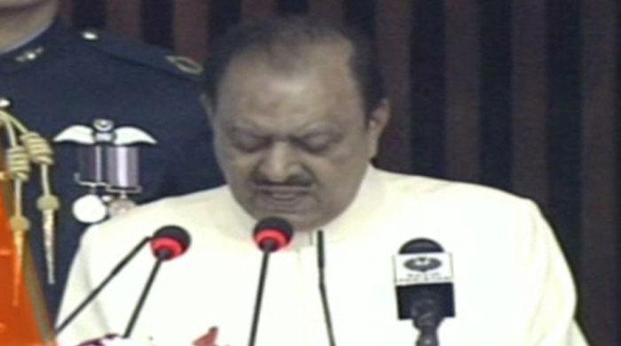 President Mamnoon lauds economic growth in parliamentary address