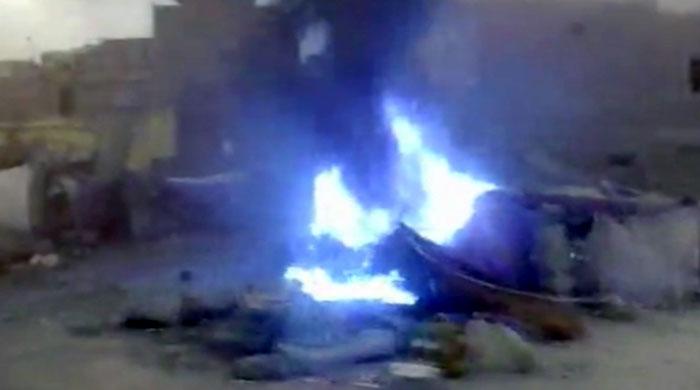 Police sets ablaze drug dens in Karachi