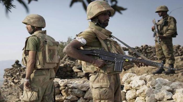 Afghan forces continue firing on Pakistani side