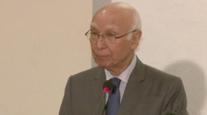 Construction of Torkham gate can’t be halted: Sartaj Aziz