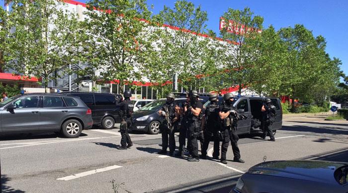 Gunman killed by police after storming German cinema
