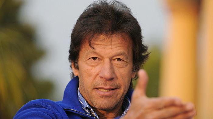 Imran urges Nawaz to follow British PM’s footsteps and resign