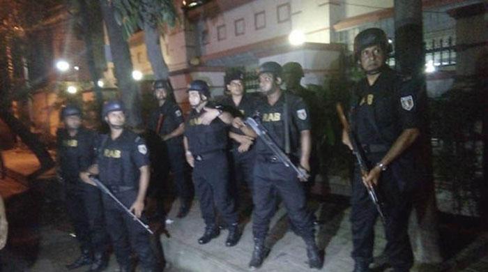 Gunmen attack restaurant in Dhaka's diplomatic quarter