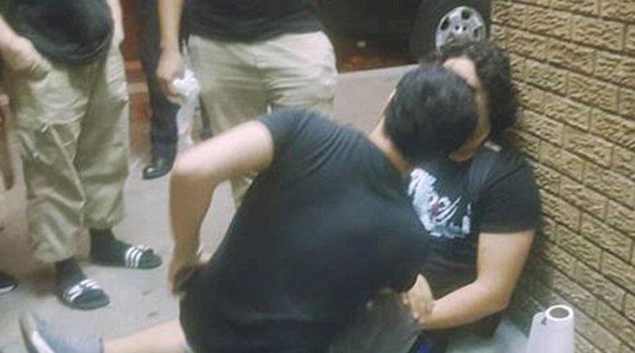 Two Muslim teens beaten outside New York mosque