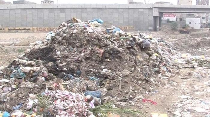 CM Sindh gives three-day deadline to clean Karachi of garbage