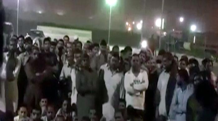 Ambassador meets stranded Pakistanis in Saudi Arabia