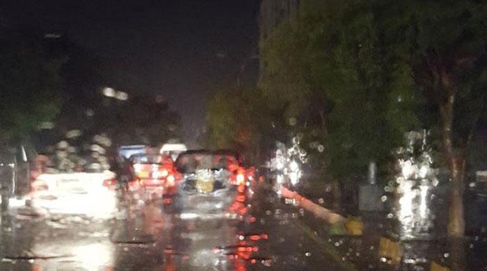 At least 10 killed as heavy rain lashes Karachi