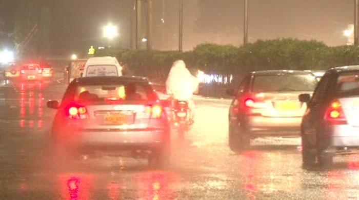 21 killed as rains lash Karachi, interior Sindh