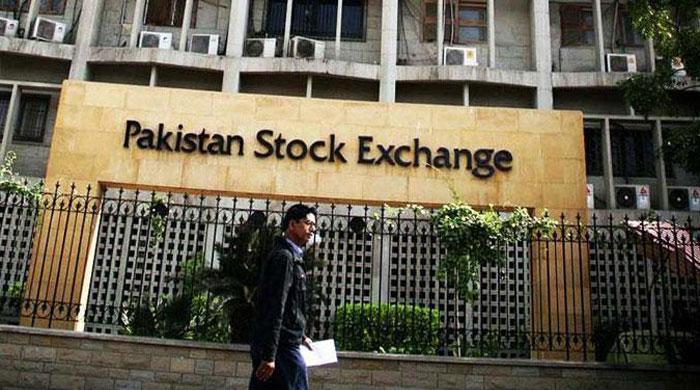 Pakistan shares close higher; rupee stronger, o/n rates rise