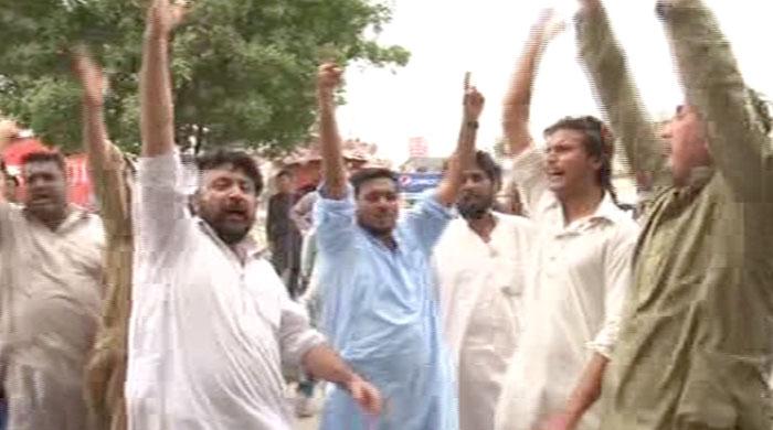 MQM, Karachi Ittehad face off at polling station