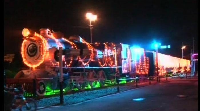 Azadi train gets warm welcome in Sukkur