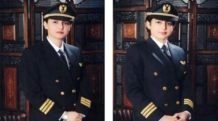 Pakistani pilot sisters make history