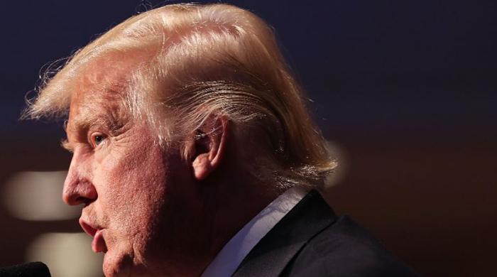 Obama says Trump not qualified to be president