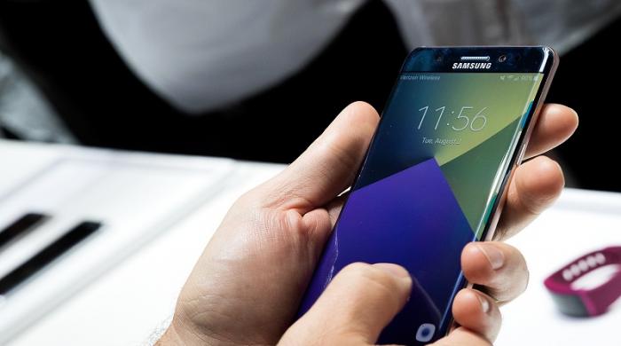 Australian airlines ban use of Samsung Galaxy Note 7 phones after battery fires