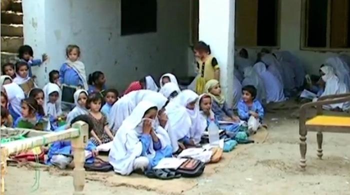 No walls, no furniture, doesn’t mean no education in Bannu
