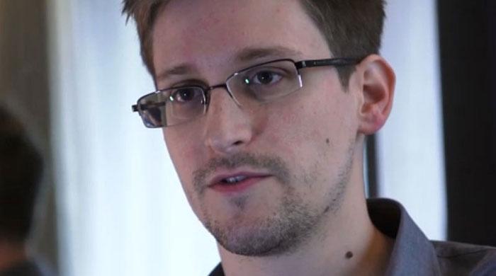 Fugitive Snowden urges Obama to pardon him