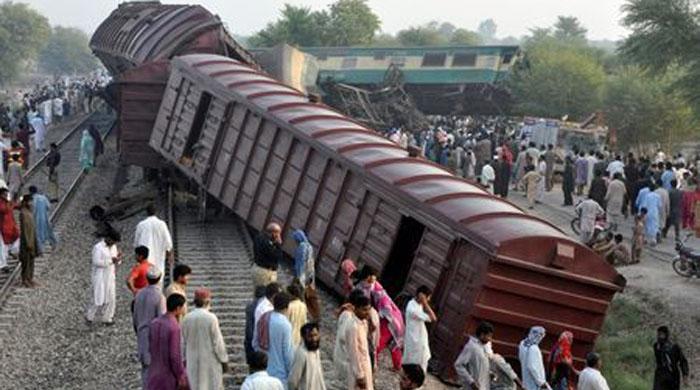 Train crash near Multan claims six lives, over 150 injured