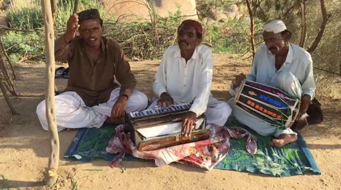 People forget sorrow through music in Thar