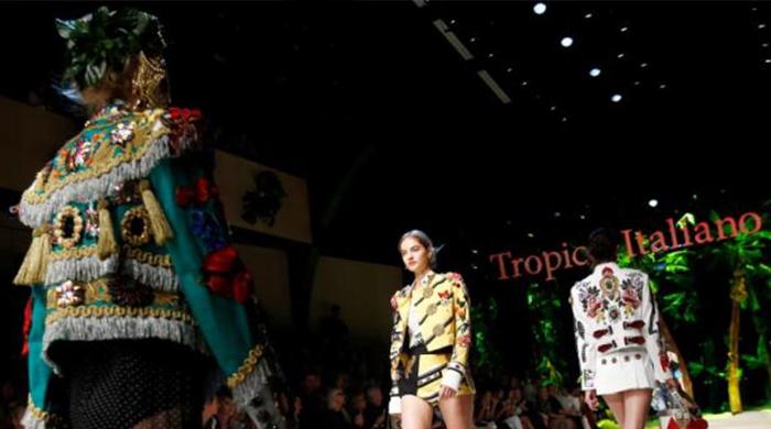 Dolce & Gabbana mixes tropics with traditions at Milan fashion show