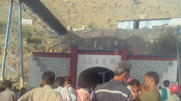 Efforts continue to rescue miners trapped 700m underground