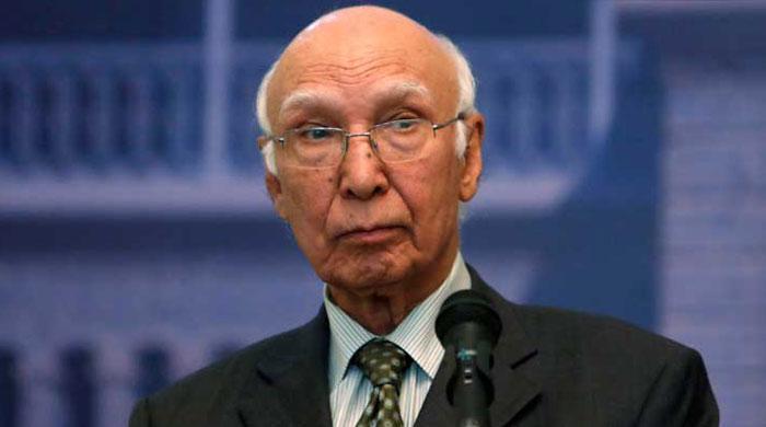 Sartaj confirms NSAs of Pakistan, India made contact after recent tensions