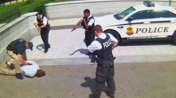 Man who brandished gun near White House sentenced to house arrest