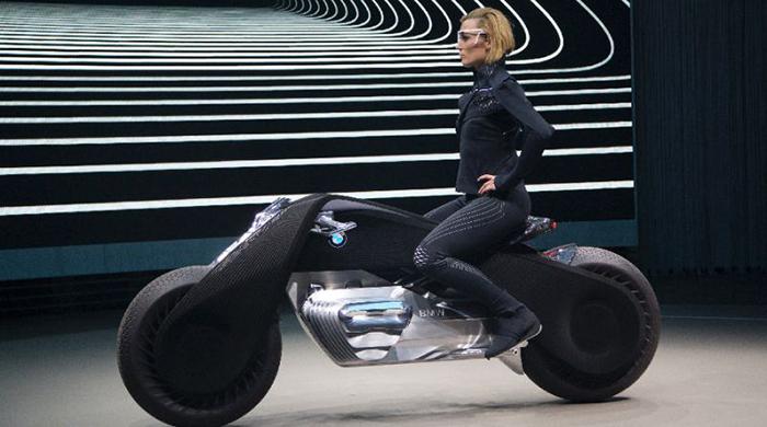 BMW presents its self-balancing motorcycle of the future