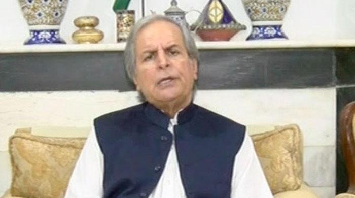 Imran doesn't march on Islamabad out of his own will: Hashmi