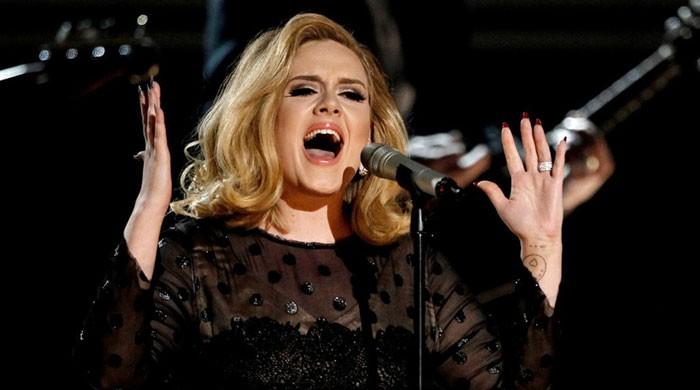 Adele endorses Hillary Clinton at concert in Miami