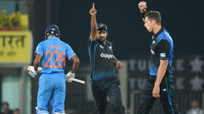 New Zealand beat India by 19 runs in 4th ODI New Zealand beat India by 19 runs in 4th ODI