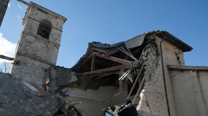 Italy in 'miraculous' earthquake escape