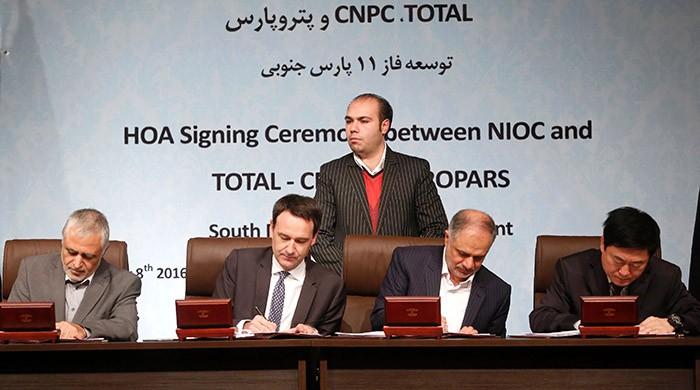 Iran signs major gas deal with France´s Total