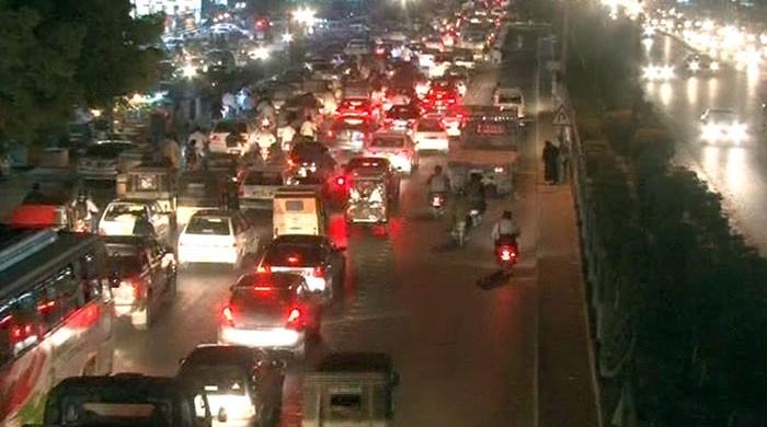 Massive traffic jam on different roads of Karachi