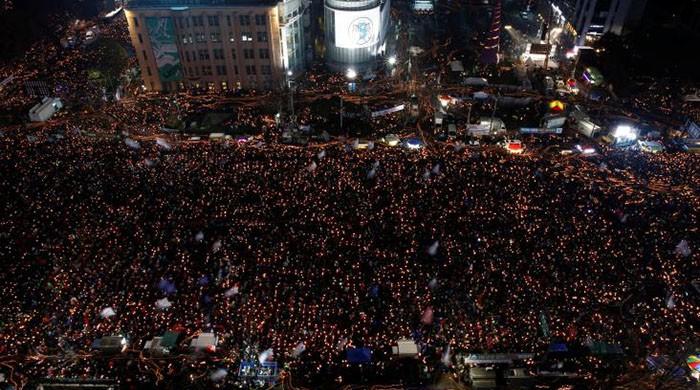 Thousands gather in South Korea for fifth week of protests against Park