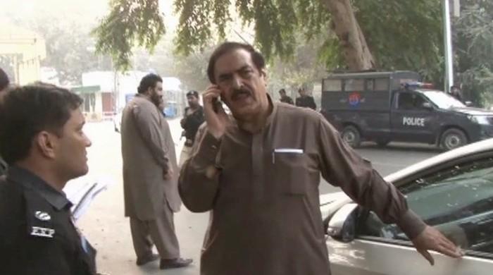 MPA loses cash, mobile in broad daylight in Lahore