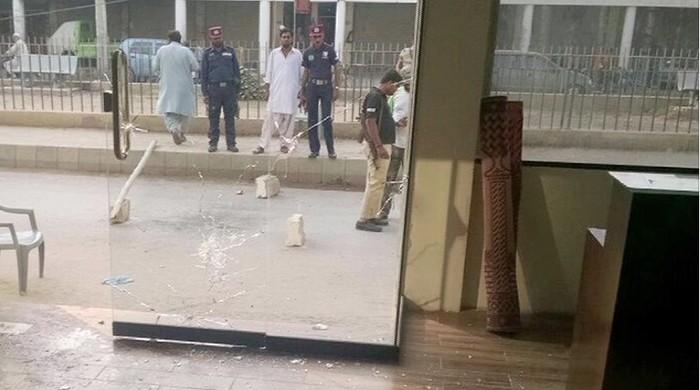 Video: Hand grenade attack in Karachi