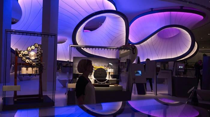 Maths explored in new London gallery by Zaha Hadid